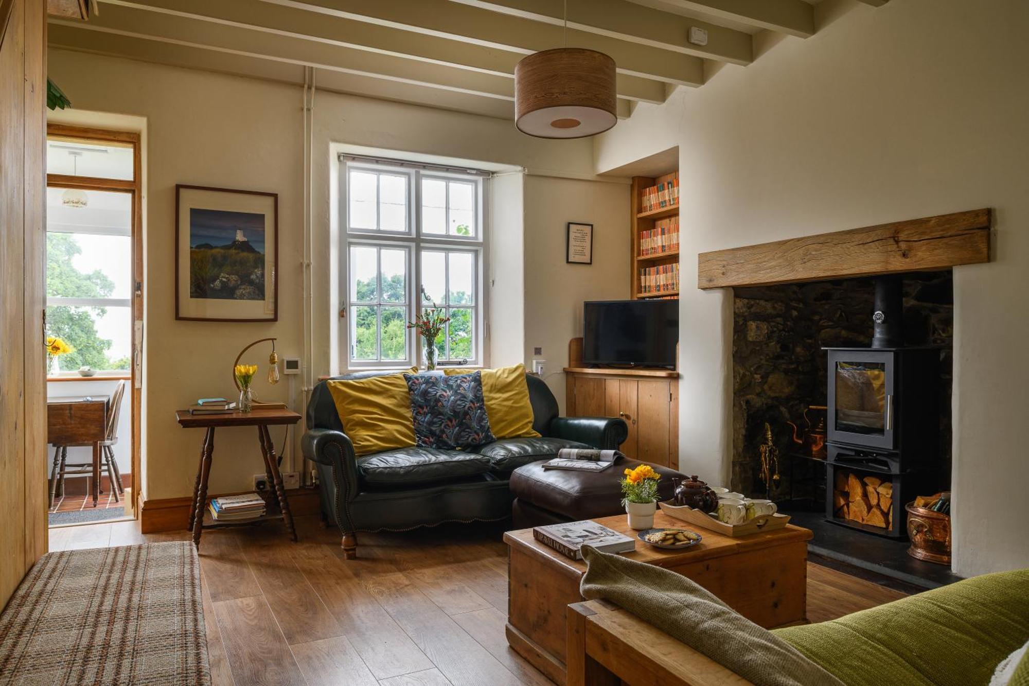 Uwch-y-mor Holiday home *