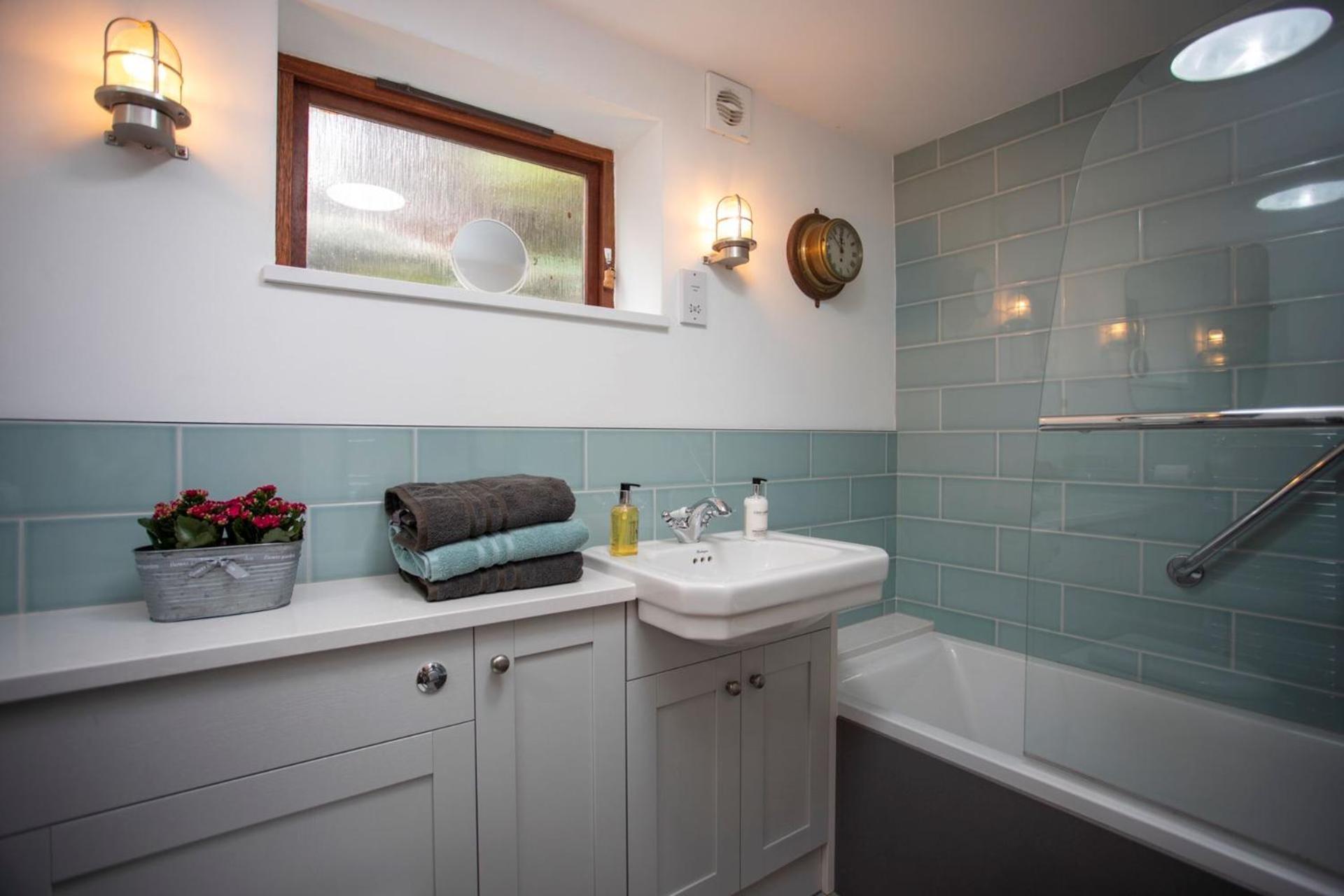 Holiday home Uwch-y-mor